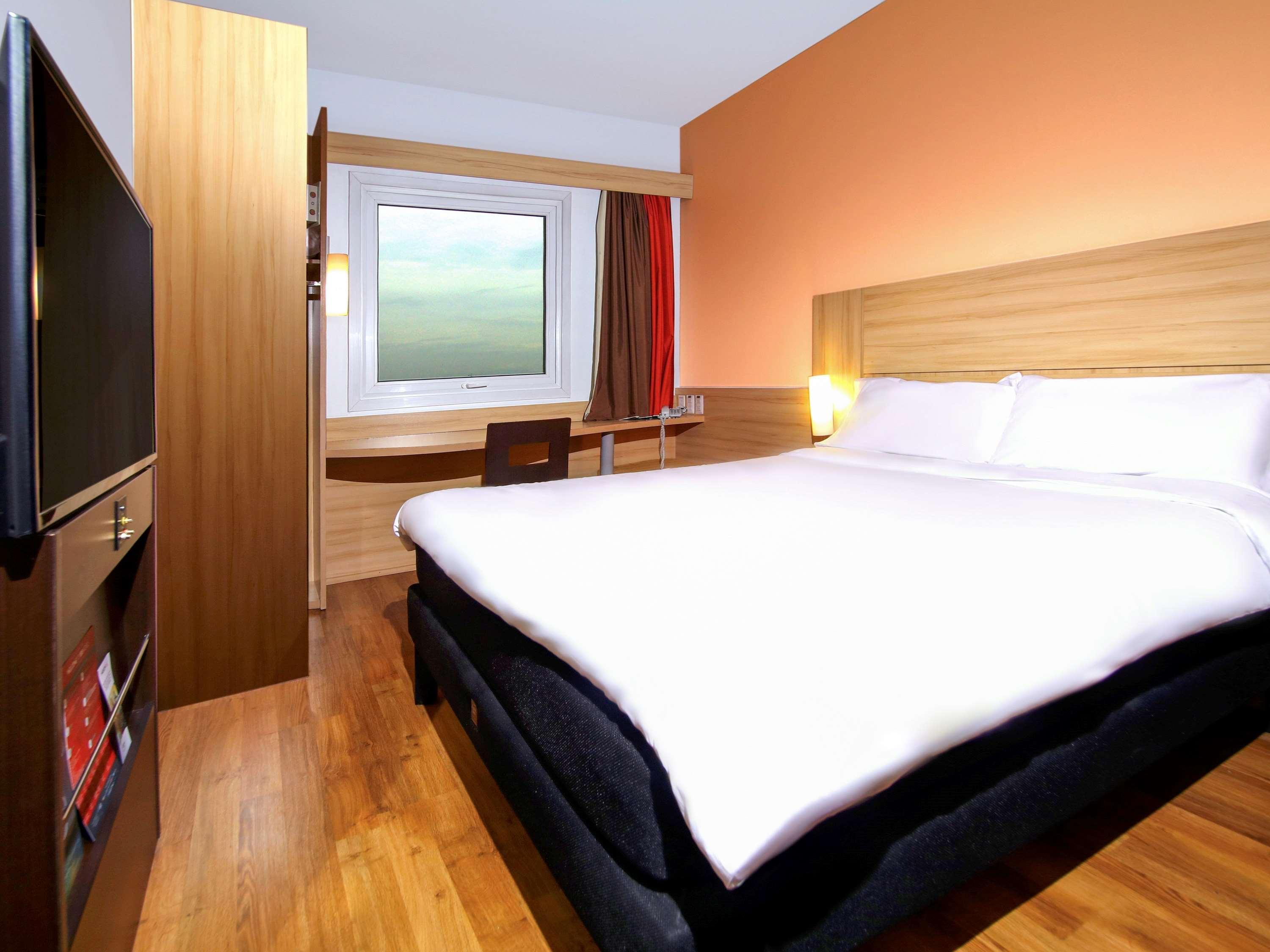 Ibis Santiago Providencia Hotel Екстериор снимка
